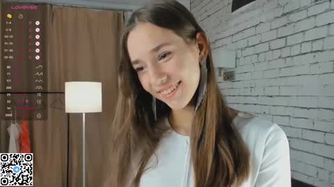 Emilia online show from 03-10-25, 04:17