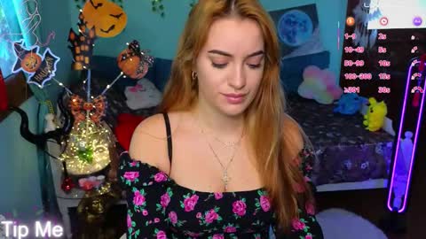 Selena online show from 10-16-25, 06:36