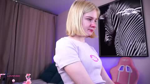 Snapshot of phyllisearney chatting on 10-28-25, 05:55 Hann G. Jones online show from 10-28-25, 05:55