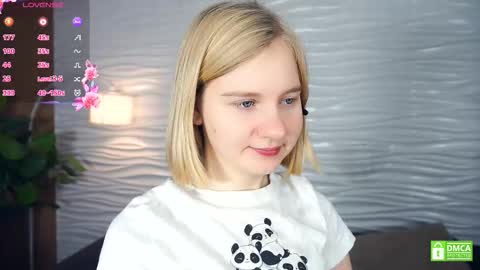 Snapshot of phyllisearney chatting on 11-06-25, 08:26 Hann G. Jones online show from 11-06-25, 08:26