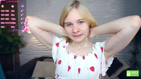 Snapshot of phyllisearney chatting on 11-09-25, 04:11 Hann G. Jones online show from 11-09-25, 04:11