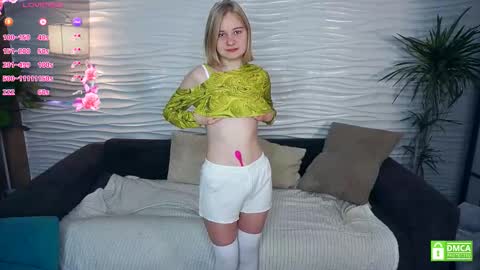 Snapshot of phyllisearney chatting on 11-12-25, 04:35 Hann G. Jones online show from 11-12-25, 04:35