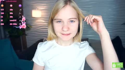 Snapshot of phyllisearney chatting on 11-20-25, 04:23 Hann G. Jones online show from 11-20-25, 04:23