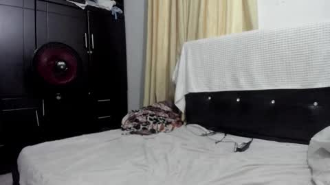 picaszomilos350 online show from 01-19-26, 01:15