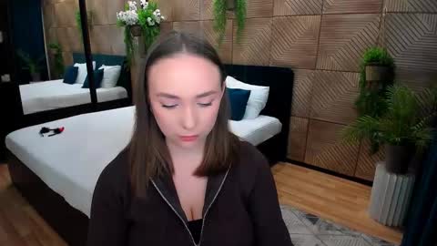 Emelie online show from 10-18-25, 10:16