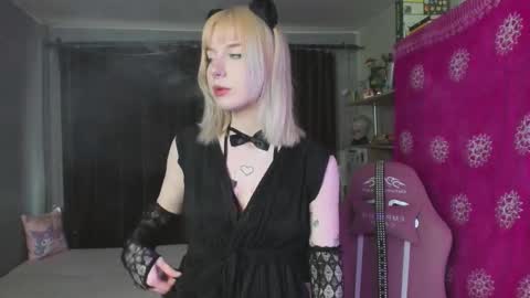 Snapshot of piginnya chatting on 09-20-25, 12:17 piginnya online show from 09-20-25, 12:17