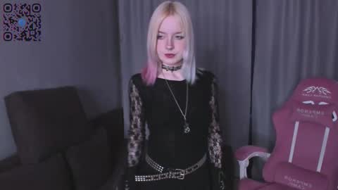 Snapshot of piginnya chatting on 11-10-25, 02:05 piginnya online show from 11-10-25, 02:05