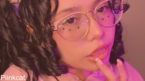 Snapshot of piinkcat chatting on 02-09-25, 04:36 Emi online show from 02-09-25, 04:36