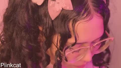 Snapshot of piinkcat chatting on 02-09-25, 07:38 Emi online show from 02-09-25, 07:38