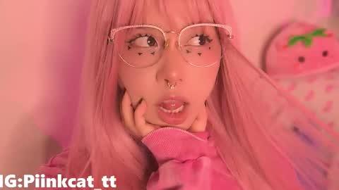 Snapshot of piinkcat chatting on 11-29-25, 05:32 Emi online show from 11-29-25, 05:32