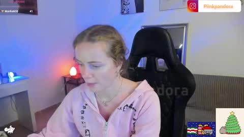 PiinkPandora online show from 12-21-25, 09:22