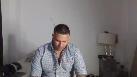 pikoro_gomez online show from 01-17-25, 02:39