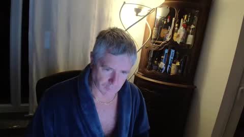 Snapshot of piloontje chatting on 11-28-25, 05:54 piloontje online show from 11-28-25, 05:54