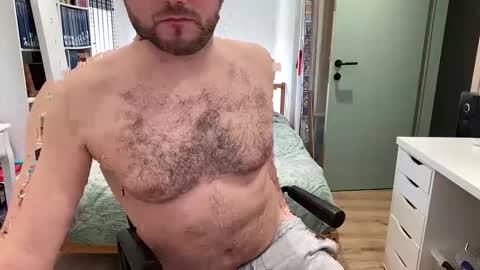 Snapshot of pilou7452 chatting on 02-23-26, 12:13 pilou online show from 02-23-26, 12:13