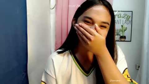 Snapshot of pinay_heart chatting on 01-11-26, 03:17 heart online show from 01-11-26, 03:17