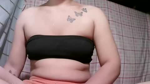 Snapshot of pinay_janella10 chatting on 09-14-25, 02:49 pinay_janella10 online show from 09-14-25, 02:49