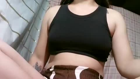 Snapshot of pinay_janella10 chatting on 09-17-25, 11:56 pinay_janella10 online show from 09-17-25, 11:56