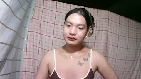 Snapshot of pinay_janella10 chatting on 11-23-25, 05:13 pinay_janella10 online show from 11-23-25, 05:13