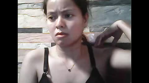Snapshot of pinayhairyflower chatting on 10-23-25, 09:41 Nica online show from 10-23-25, 09:41