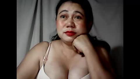 Snapshot of pinaymama12345 chatting on 12-19-25, 10:28 pinaymama12345 online show from 12-19-25, 10:28