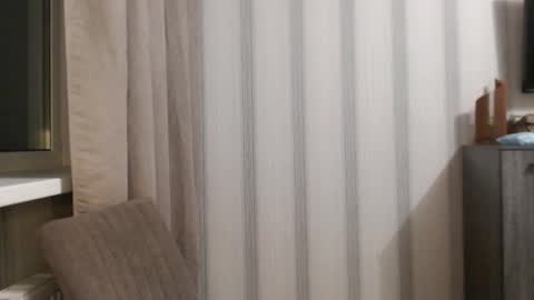 Snapshot of pineapple__mood chatting on 10-27-25, 06:45 online show from 10-27-25, 06:45