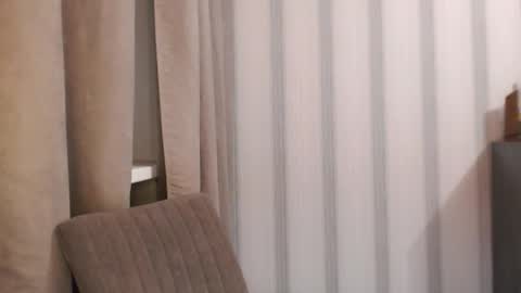 Snapshot of pineapple__mood chatting on 10-28-25, 06:32 online show from 10-28-25, 06:32