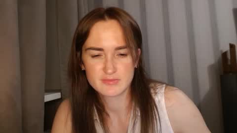 Snapshot of pineapple__mood chatting on 11-14-25, 04:38 online show from 11-14-25, 04:38