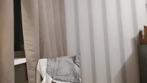 Snapshot of pineapple__mood chatting on 11-15-25, 06:48 online show from 11-15-25, 06:48