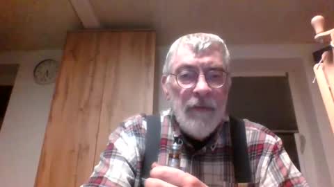 Snapshot of pinholder chatting on 11-18-25, 04:33 Michael online show from 11-18-25, 04:33