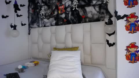 tiffany online show from 10-27-25, 10:25