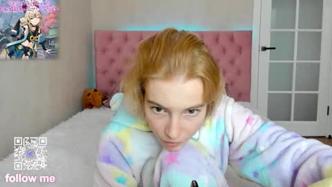 pink_lila18 online show from 10-27-25, 08:40