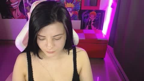 pink_yuii online show from 10-07-25, 10:07