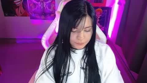 pink_yuii online show from 11-22-25, 10:20