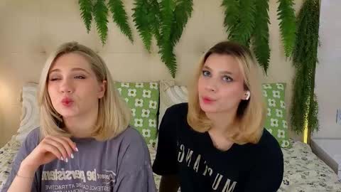 Snapshot of pinkadele chatting on 11-03-25, 08:59 Adele online show from 11-03-25, 08:59