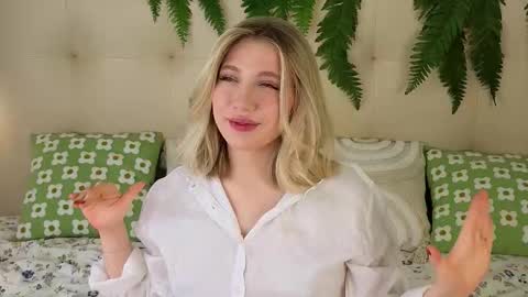 Snapshot of pinkadele chatting on 11-06-25, 02:40 Adele online show from 11-06-25, 02:40