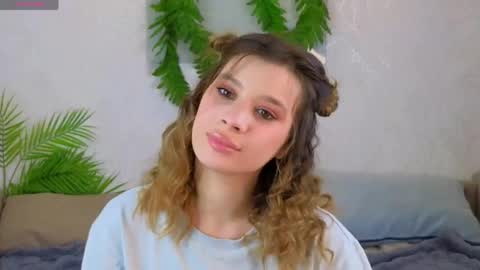 Adele online show from 04-02-26, 09:45