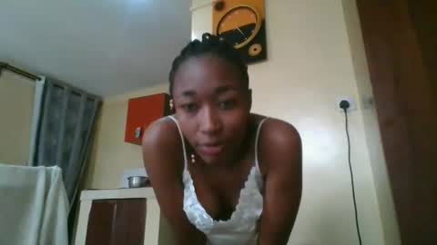 PinkyAura online show from 10-06-25, 08:12