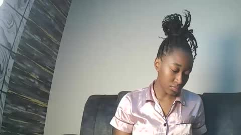 PinkyAura online show from 02-11-26, 09:14