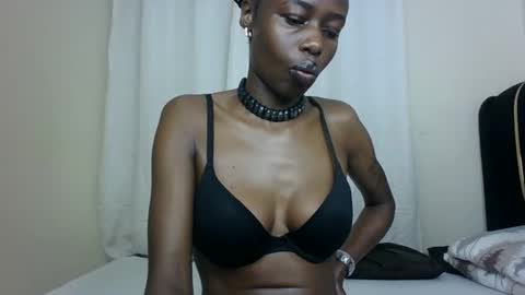 Pinkie online show from 02-19-25, 04:44