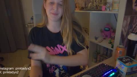 Snapshot of pinkladyx2 chatting on 11-04-25, 06:40 pinkladyx2 online show from 11-04-25, 06:40
