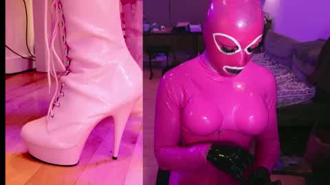 Snapshot of pinklatexgurl chatting on 12-14-25, 09:41 pinklatexgurl online show from 12-14-25, 09:41