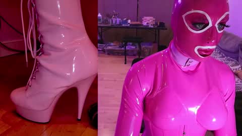 Snapshot of pinklatexgurl chatting on 12-19-25, 11:12 pinklatexgurl online show from 12-19-25, 11:12