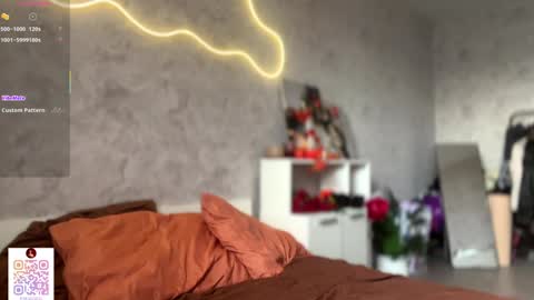  HERES ALICE  WELCOME EVERYONE LOVENSE DOMI REACT TO YOUR TIPS LETS MAKE A GREAT SHOW TOGETHER  online show from 10-24-25, 06:32