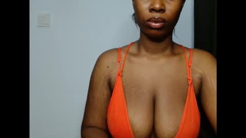 pinkxsugar online show from 10-13-25, 09:42