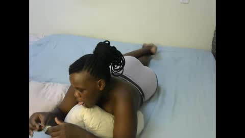 pinky online show from 10-22-25, 08:52