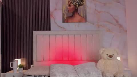 Peachy online show from 11-08-25, 03:39