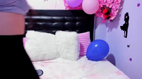 Pinky Purr online show from 09-30-25, 02:11