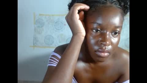 pinkykiki_247 online show from 10-28-25, 07:12