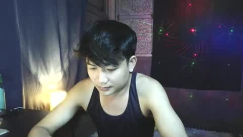Snapshot of pinoy_petitehugecock chatting on 11-08-25, 02:28 alex online show from 11-08-25, 02:28