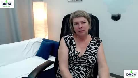 Snapshot of pion_s chatting on 10-21-25, 04:57 Bella online show from 10-21-25, 04:57